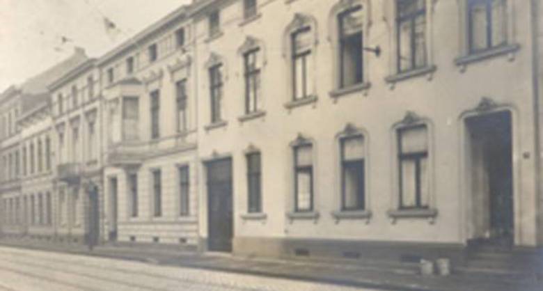 Bruhns Häuser an der Sternstraße 29-33, um 1920, damals schon Sitz der Westdeutschen Kieferklinik